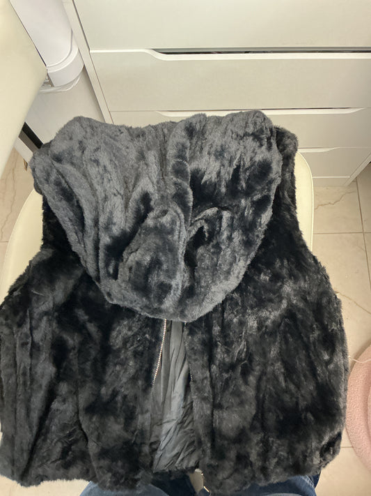 Black fur hooded vest – Lavish 31