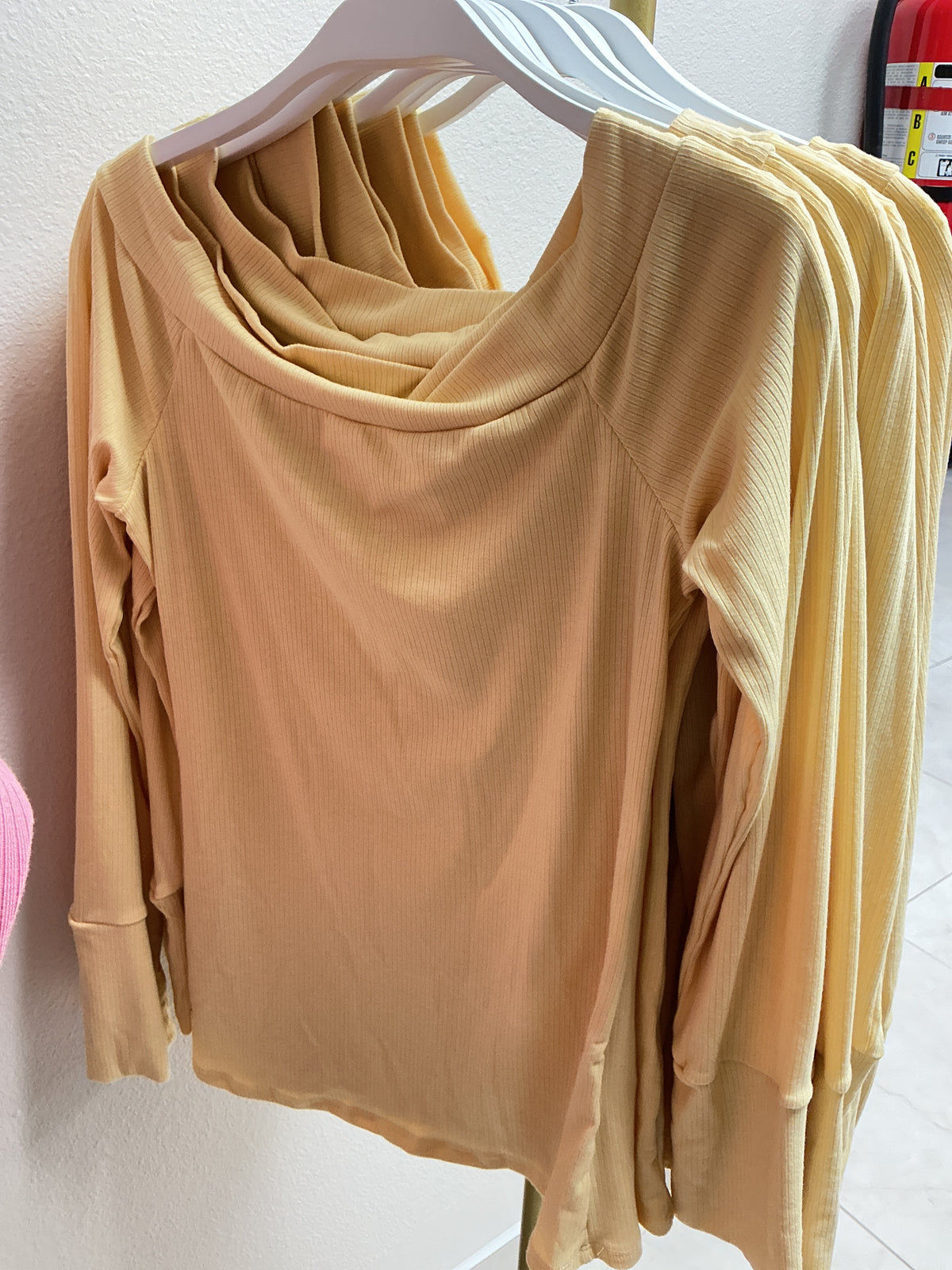 Ribbed off the shoulder top – Lavish 31