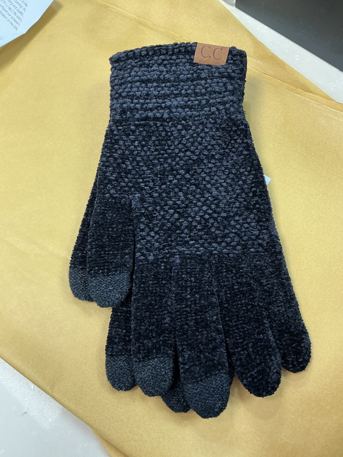 Black gloves – Lavish 31