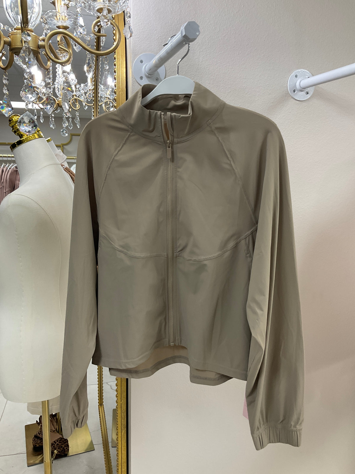 Khaki workout zip up – Lavish 31