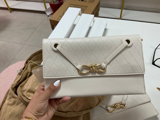 White clutch bag – Lavish 31