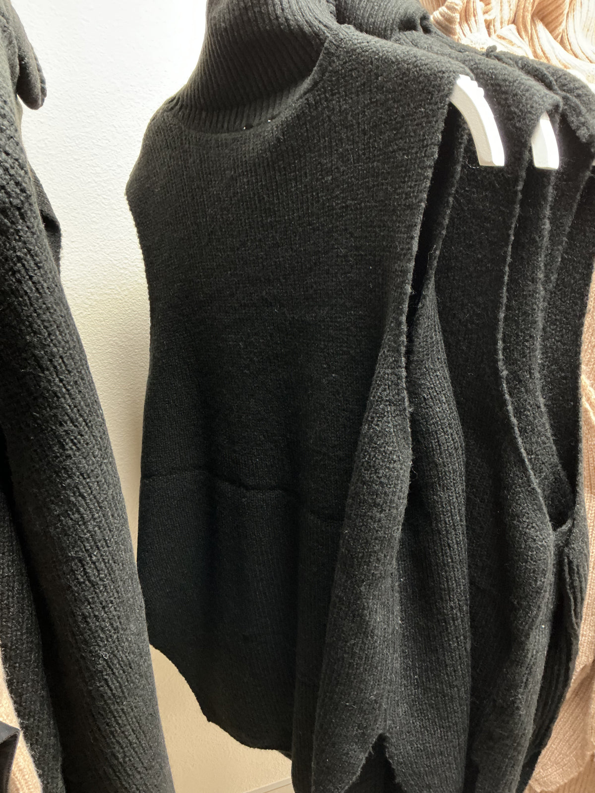 Black turtle neck sweater – Lavish 31