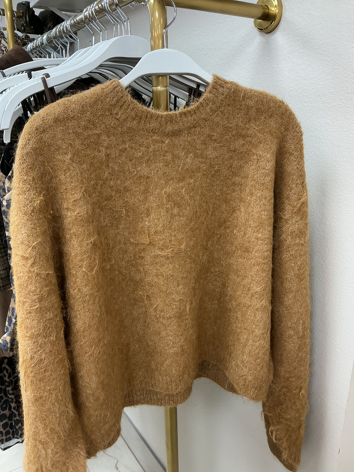 Brown fuzzy sweater – Lavish 31
