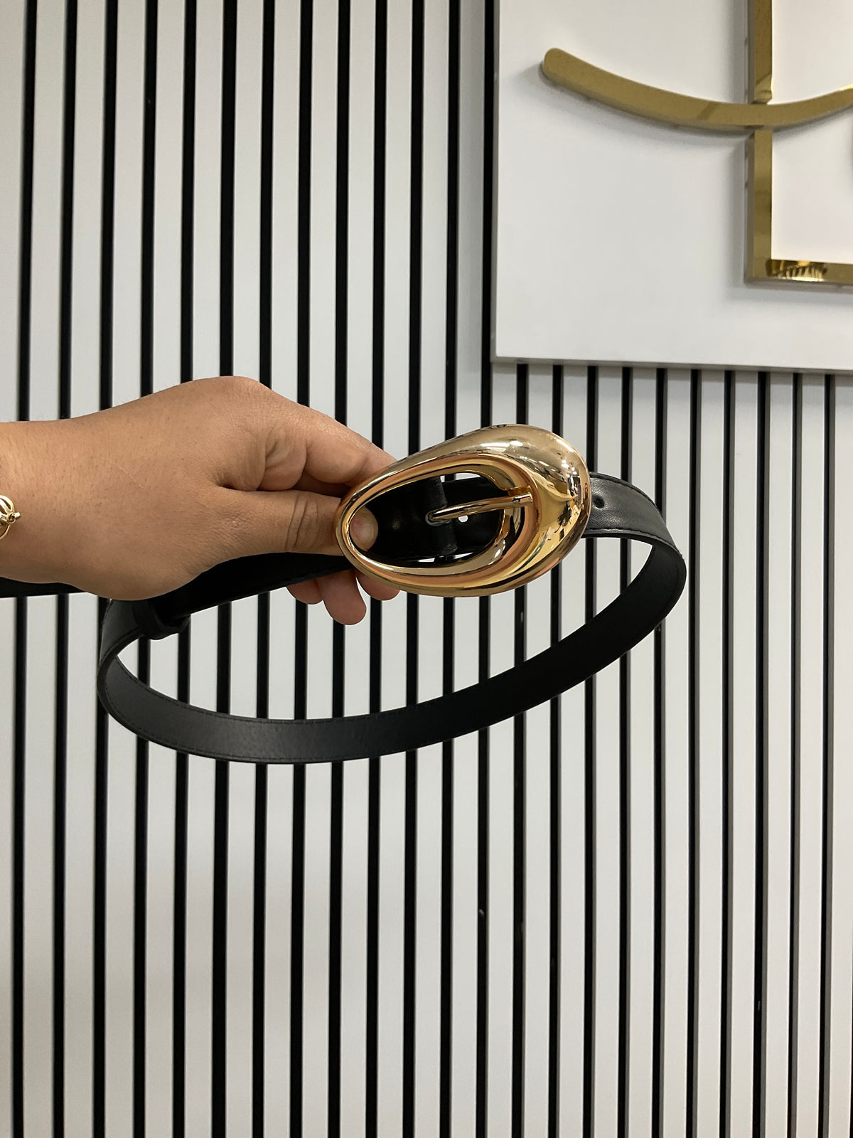 Black belt with round buckle – Lavish 31