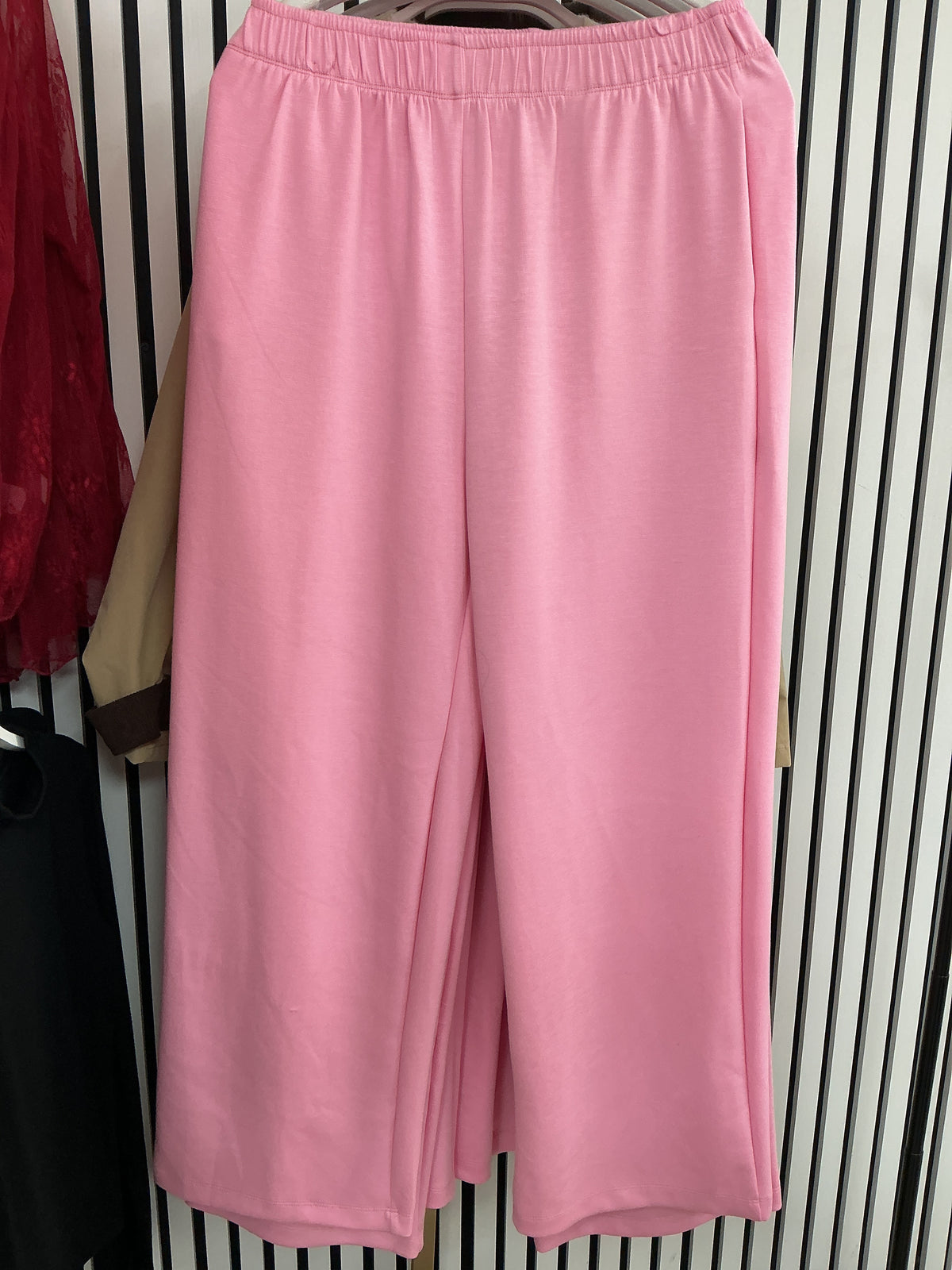 Bubblegum charlotte avery sweats – Lavish 31
