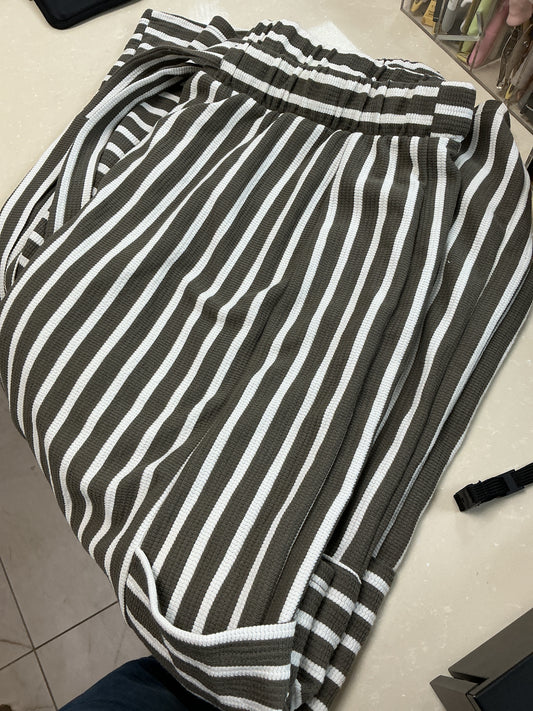 Green stripe plus size pants – Lavish 31