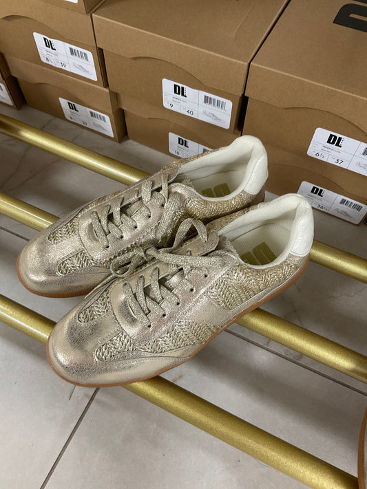 Gold shoes – Lavish 31