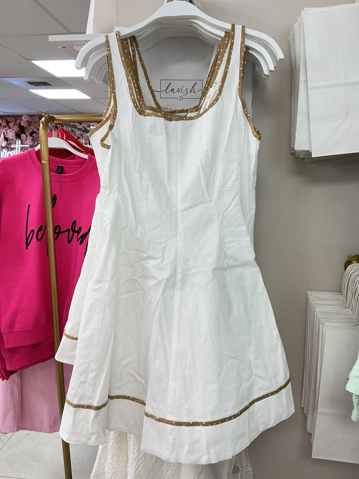 Short white dress with brown polkadots – Lavish 31