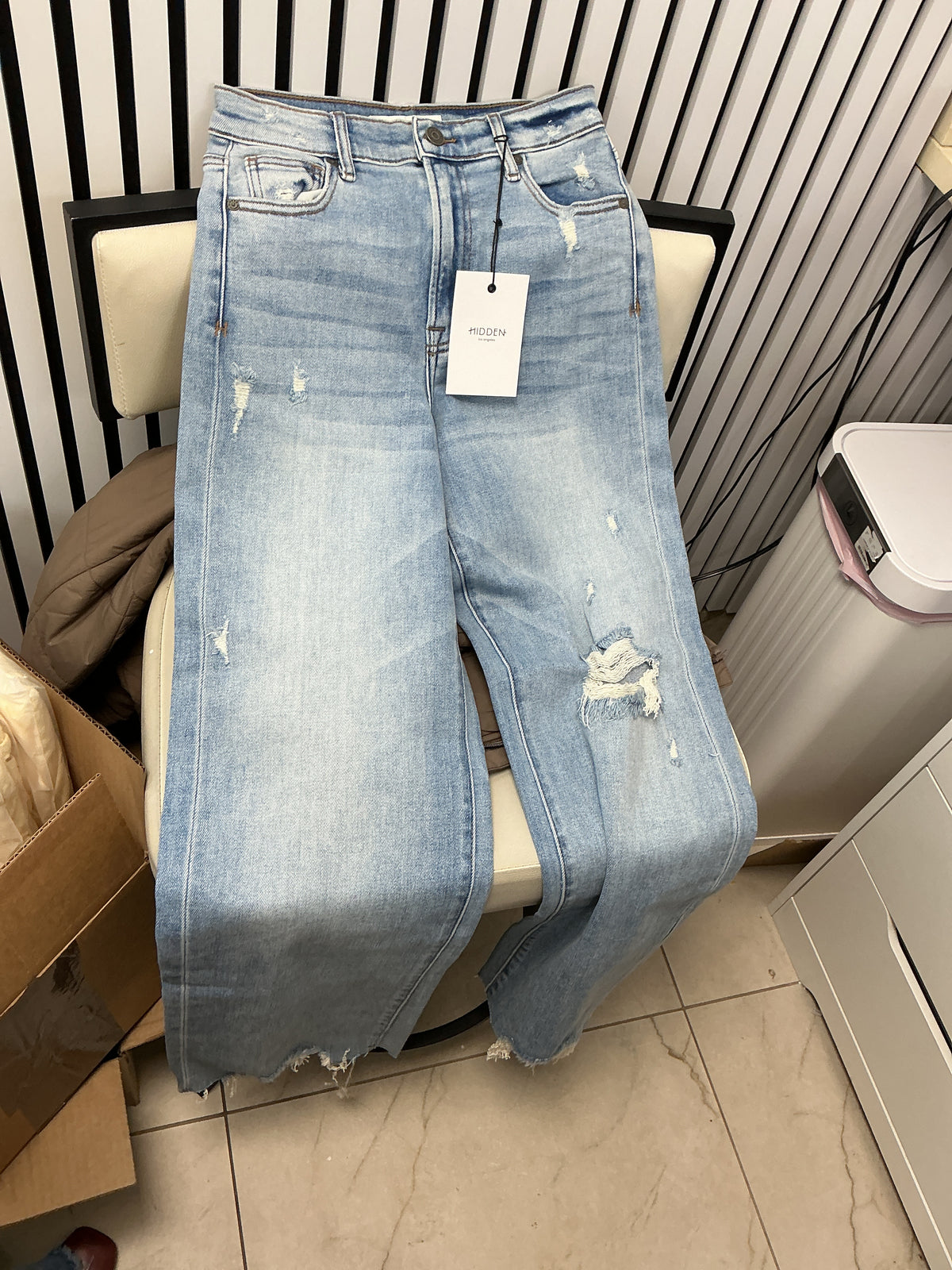 Hidden straight ripped jeans – Lavish 31