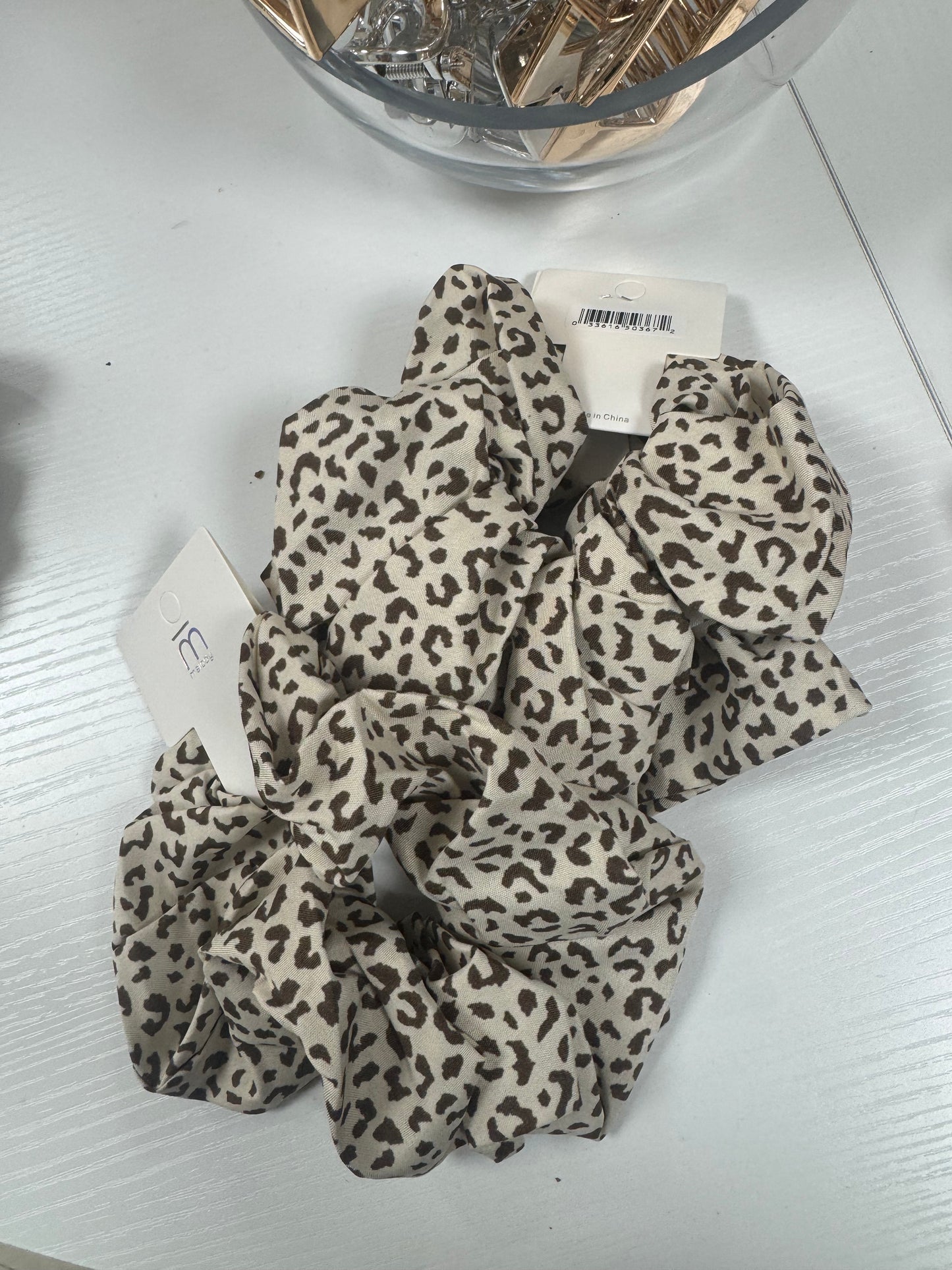 White leopard scrunchie – Lavish 31
