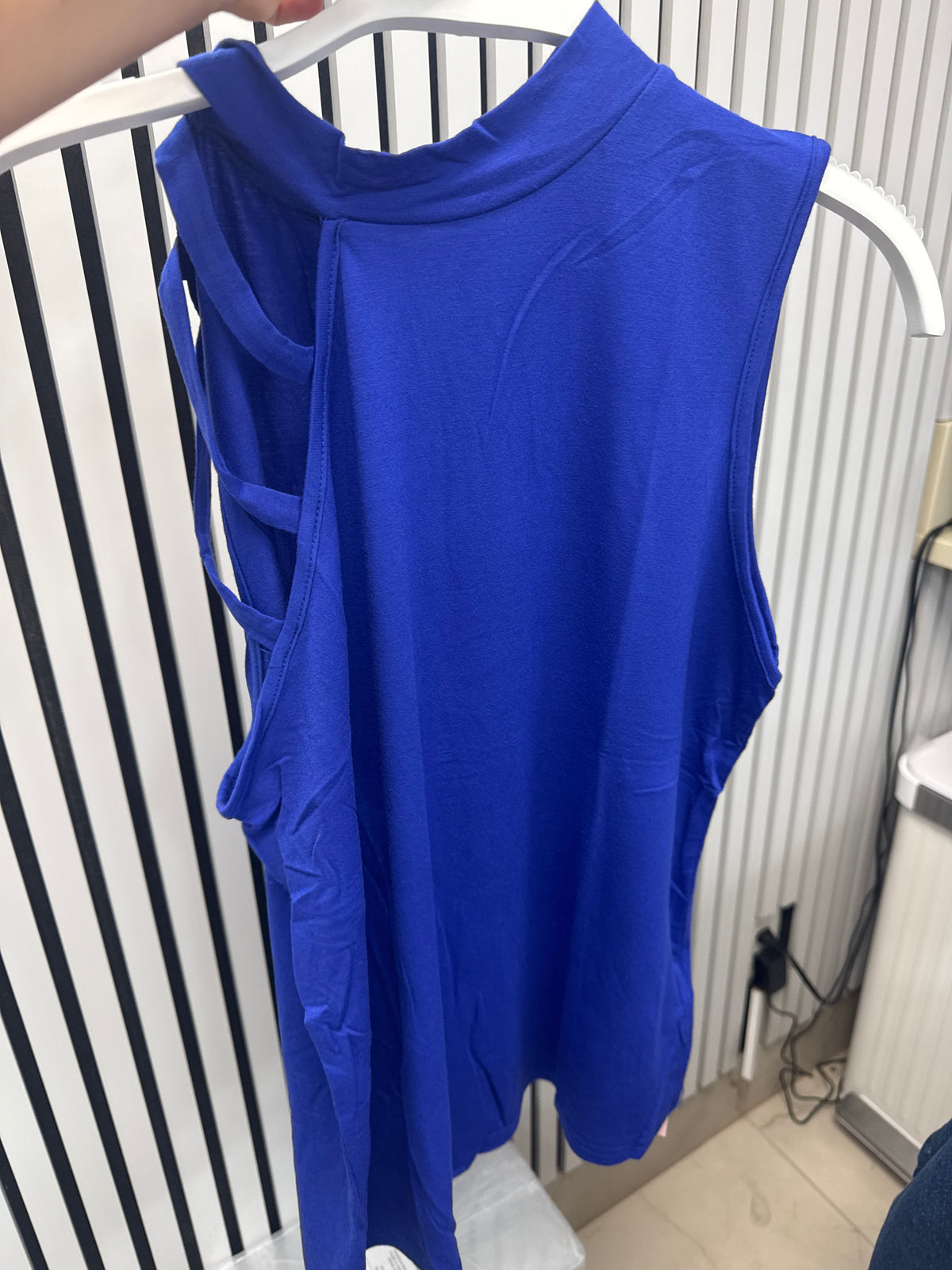 Blue cut shoulder sleeveless top – Lavish 31