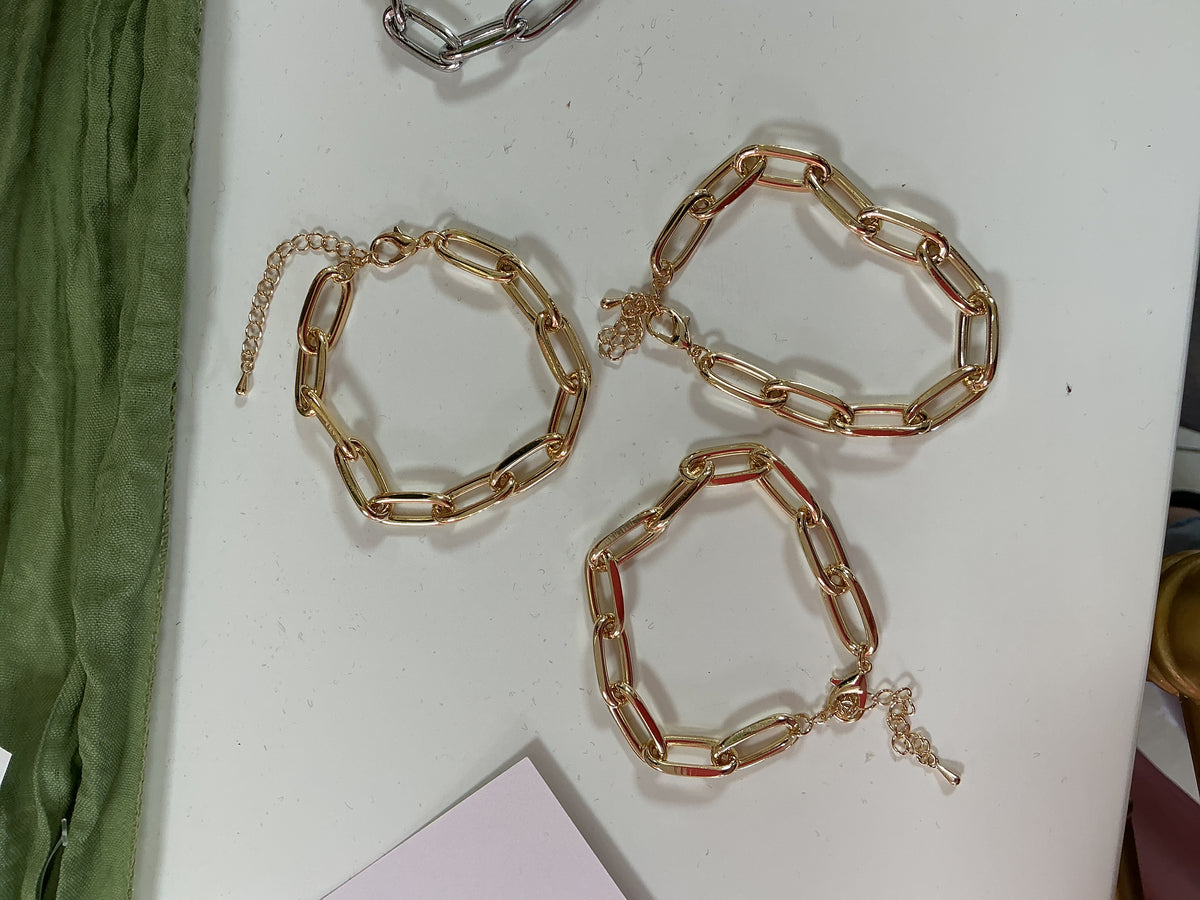 Paperclip gold bracelet – Lavish 31