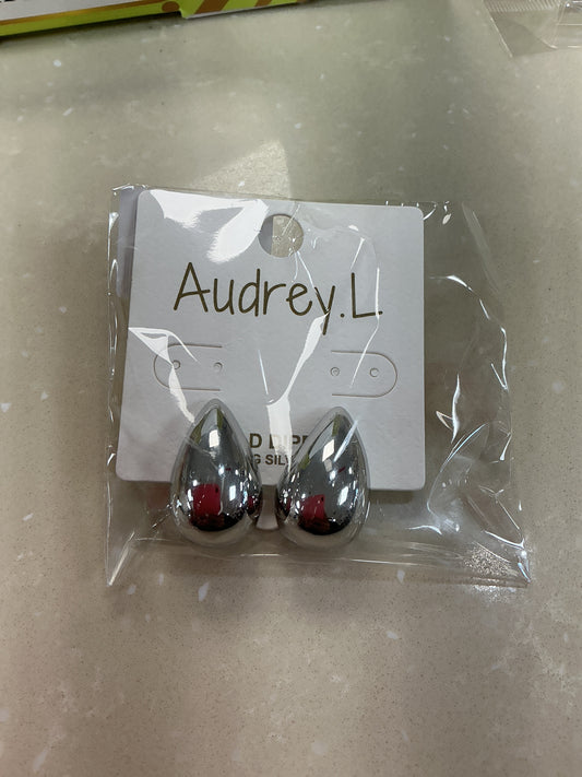 Silver tear drop earrings – Lavish 31