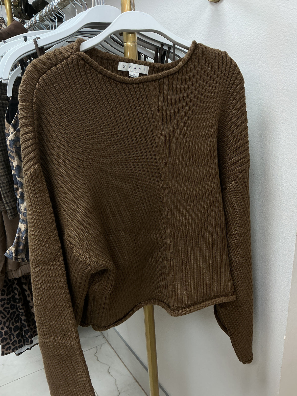 Brown knit sweater – Lavish 31