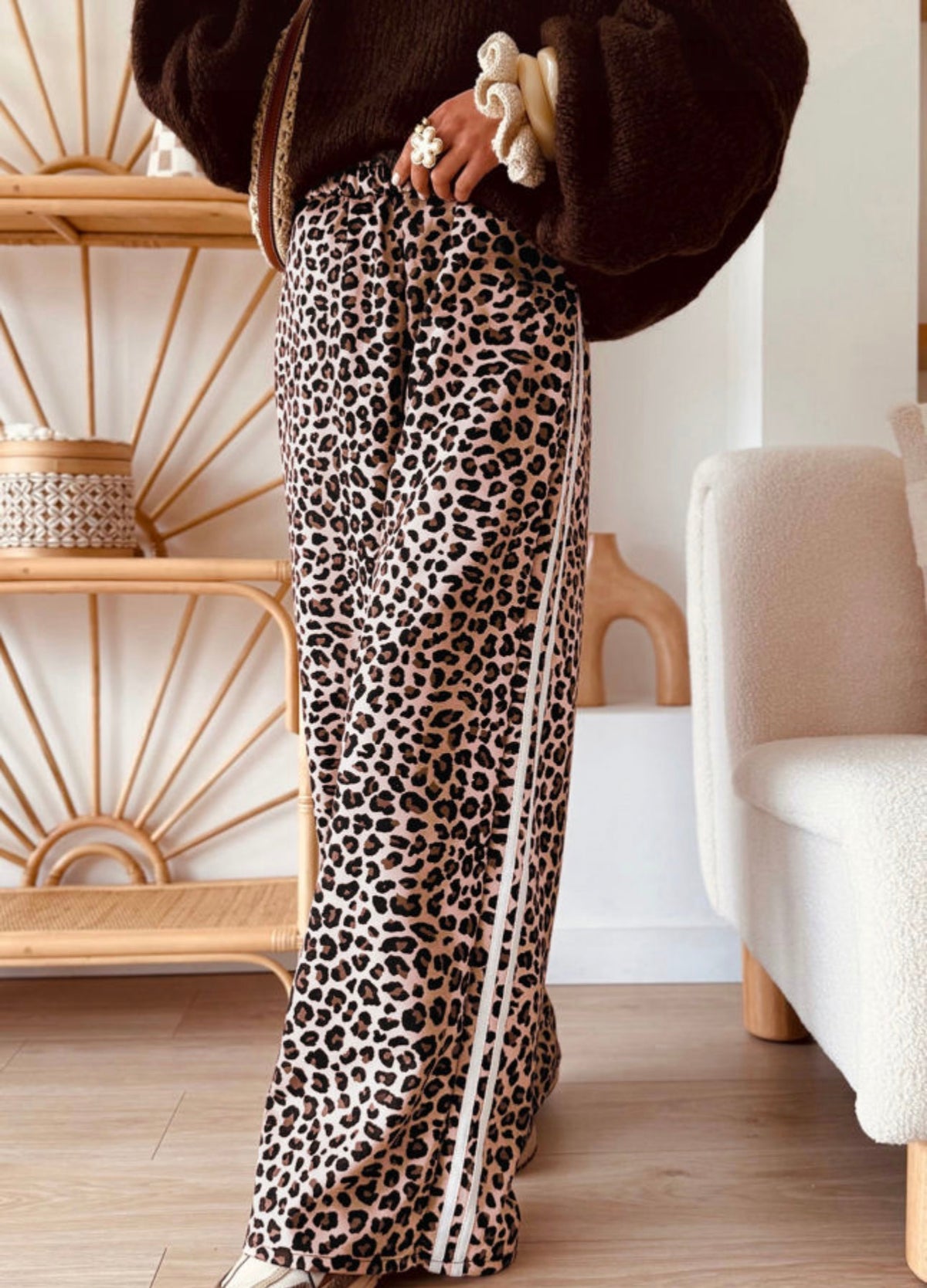 Leopard lignt weight pants with stripe on the side – Lavish 31 (view 2)