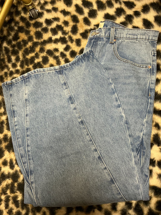 Light wash flare jeans – Lavish 31