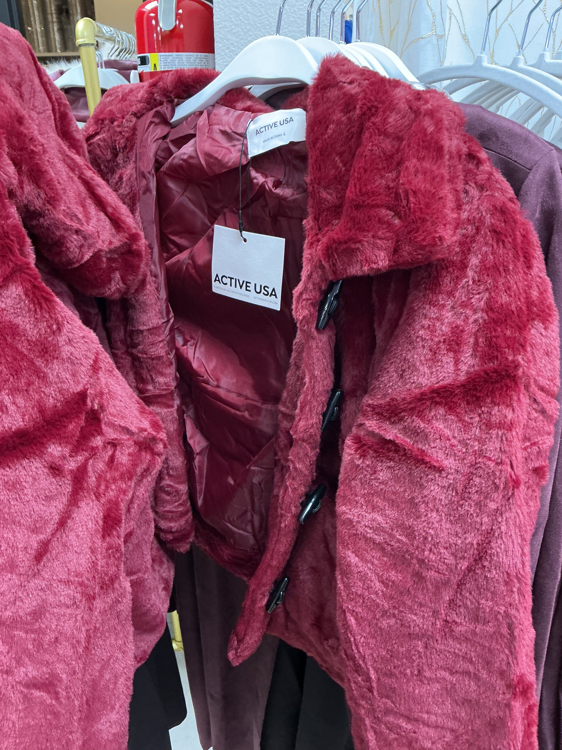 Cropped burgundy fur coat – Lavish 31