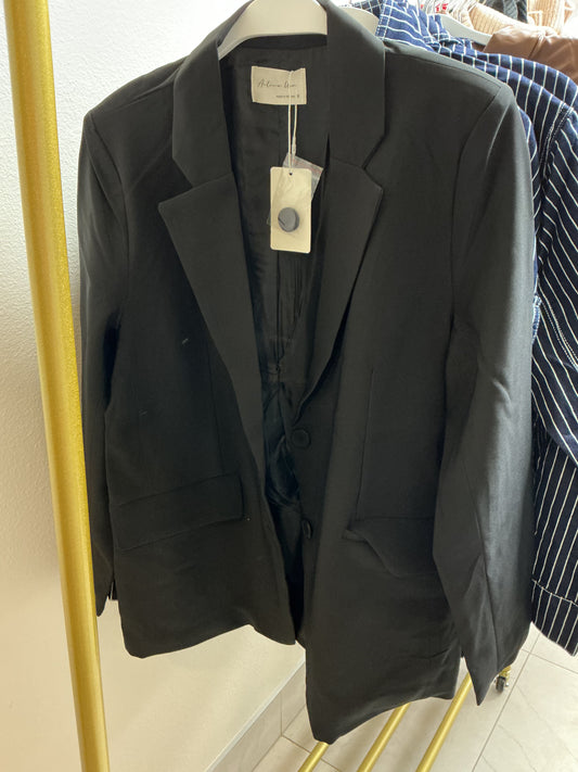 Black blazer – Lavish 31