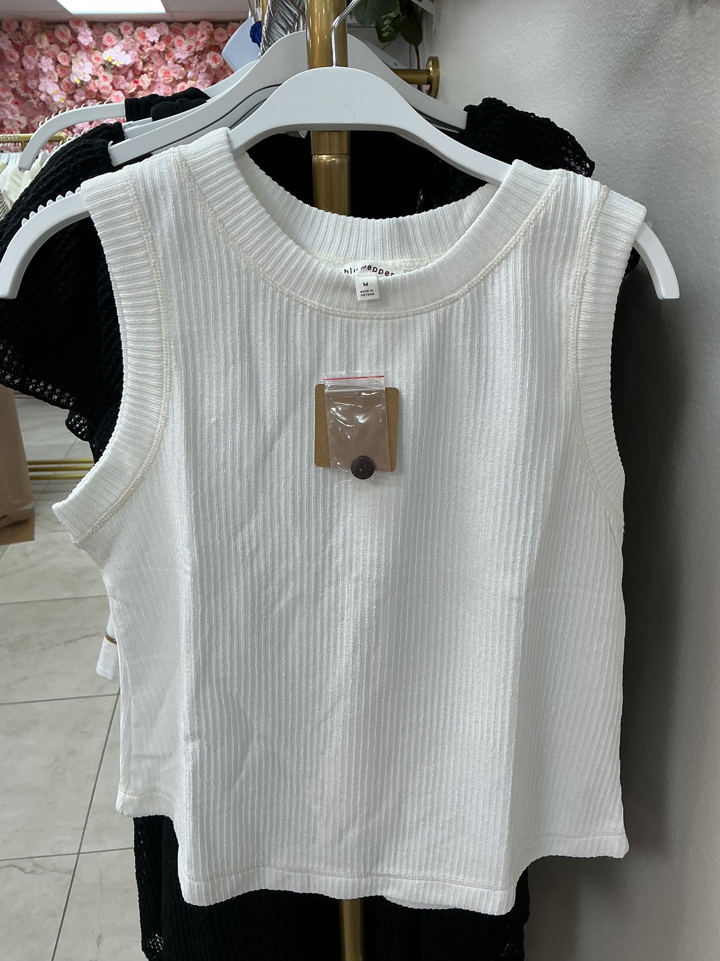 White top with the back buttons – Lavish 31