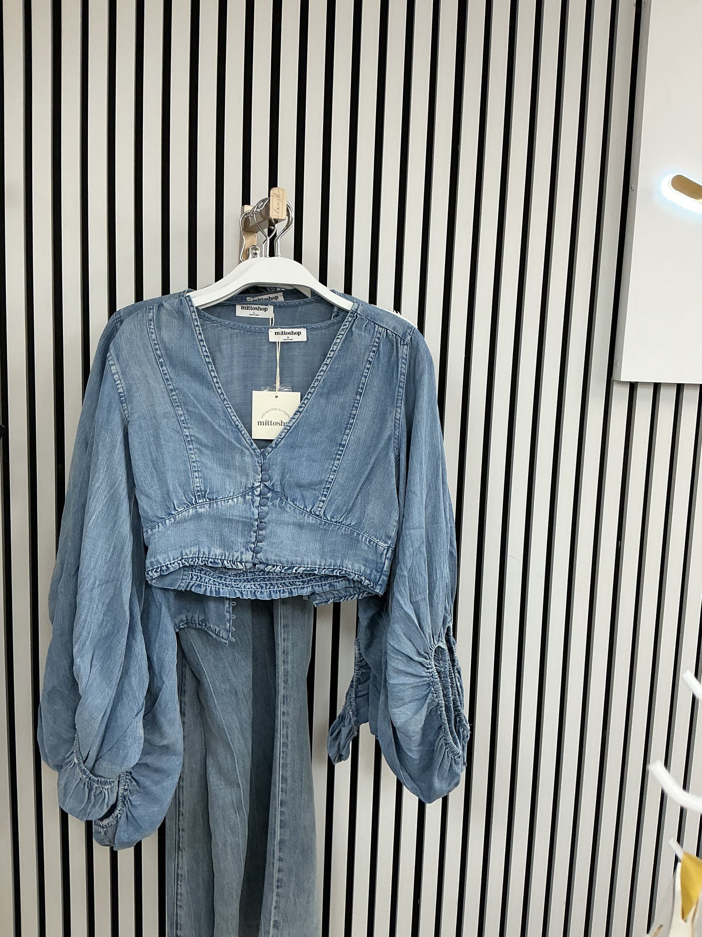Jean top with flowy sleeves – Lavish 31