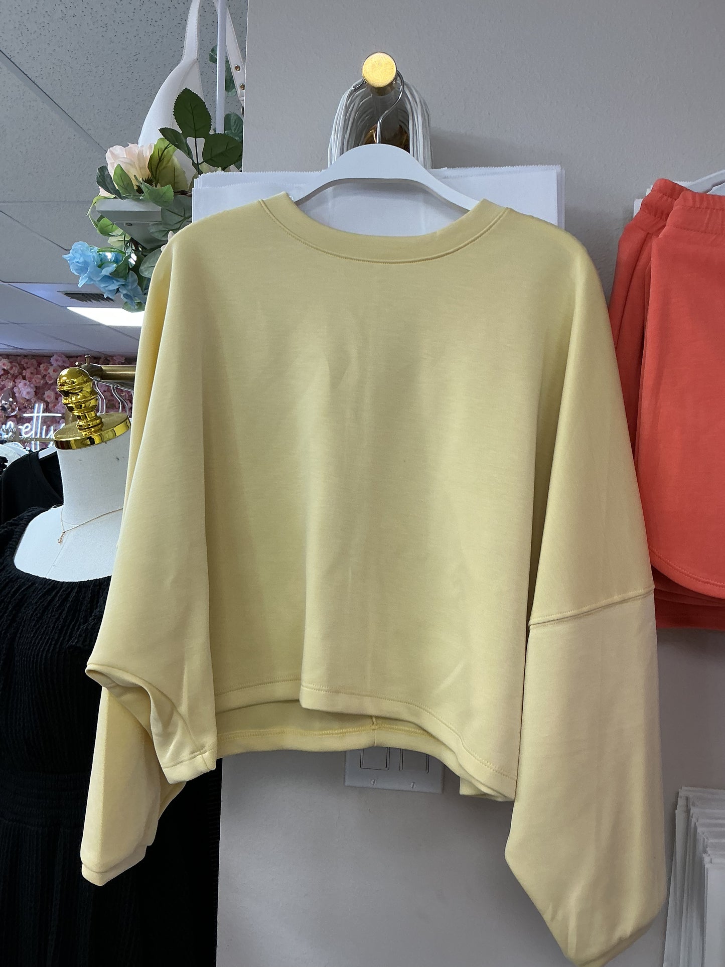 Yellow cropped sweater – Lavish 31