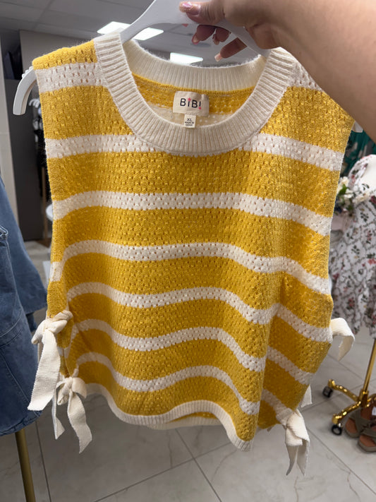 Yellow and white bow vest – Lavish 31