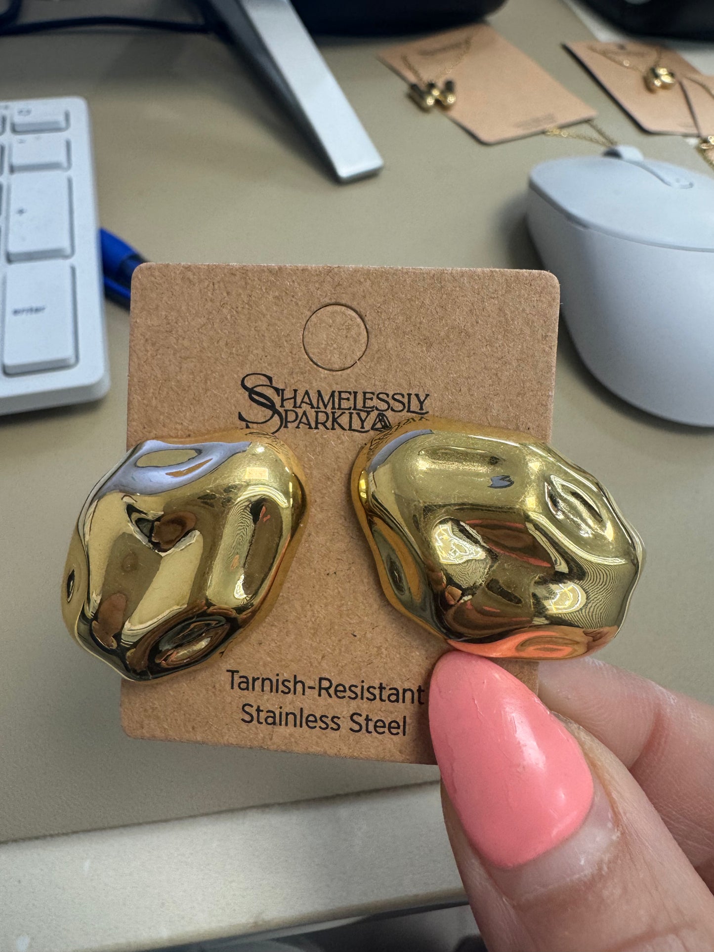 Gold large earring stud – Lavish 31